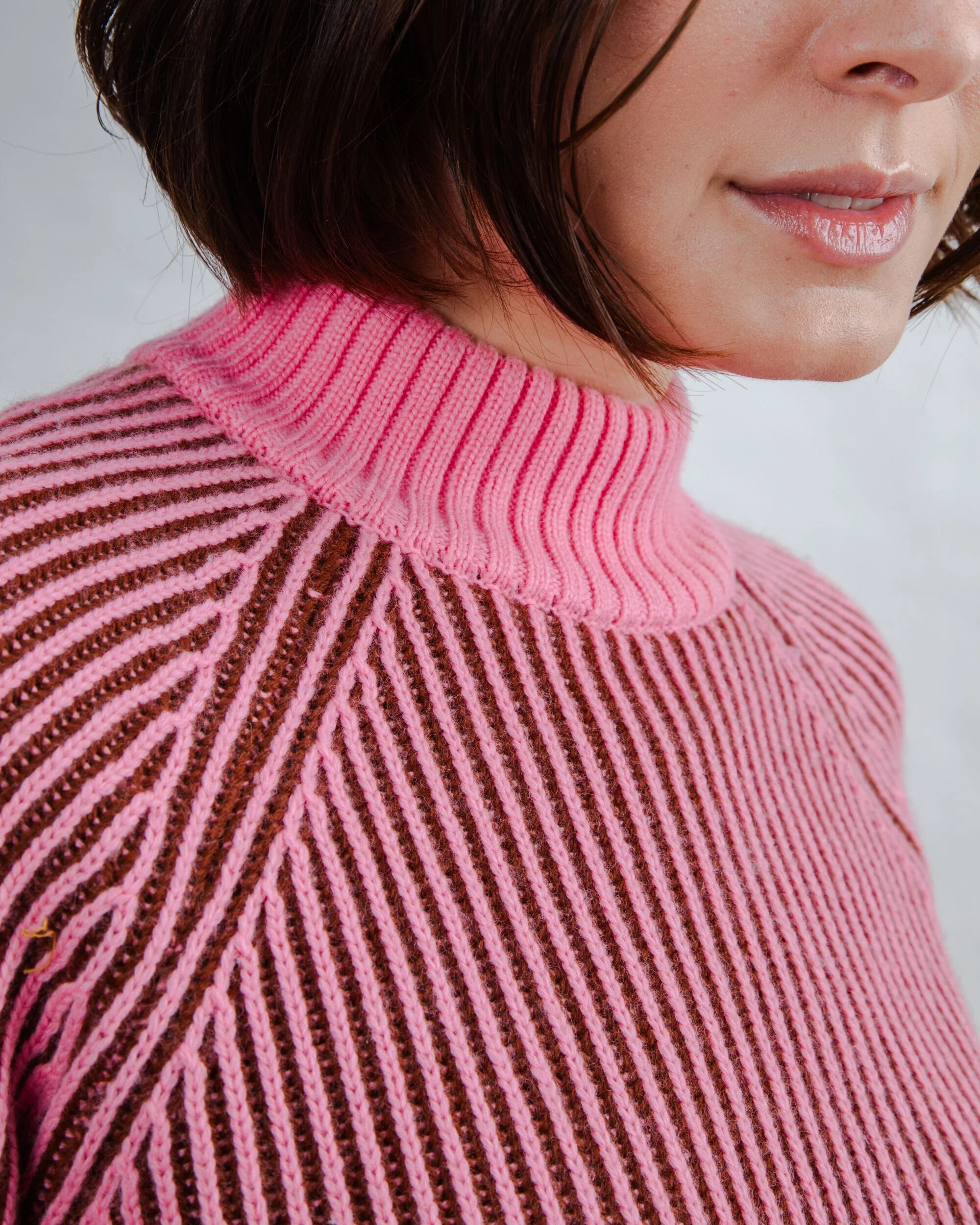 Bicolor Wool Cropped Sweater Pink - Image 7