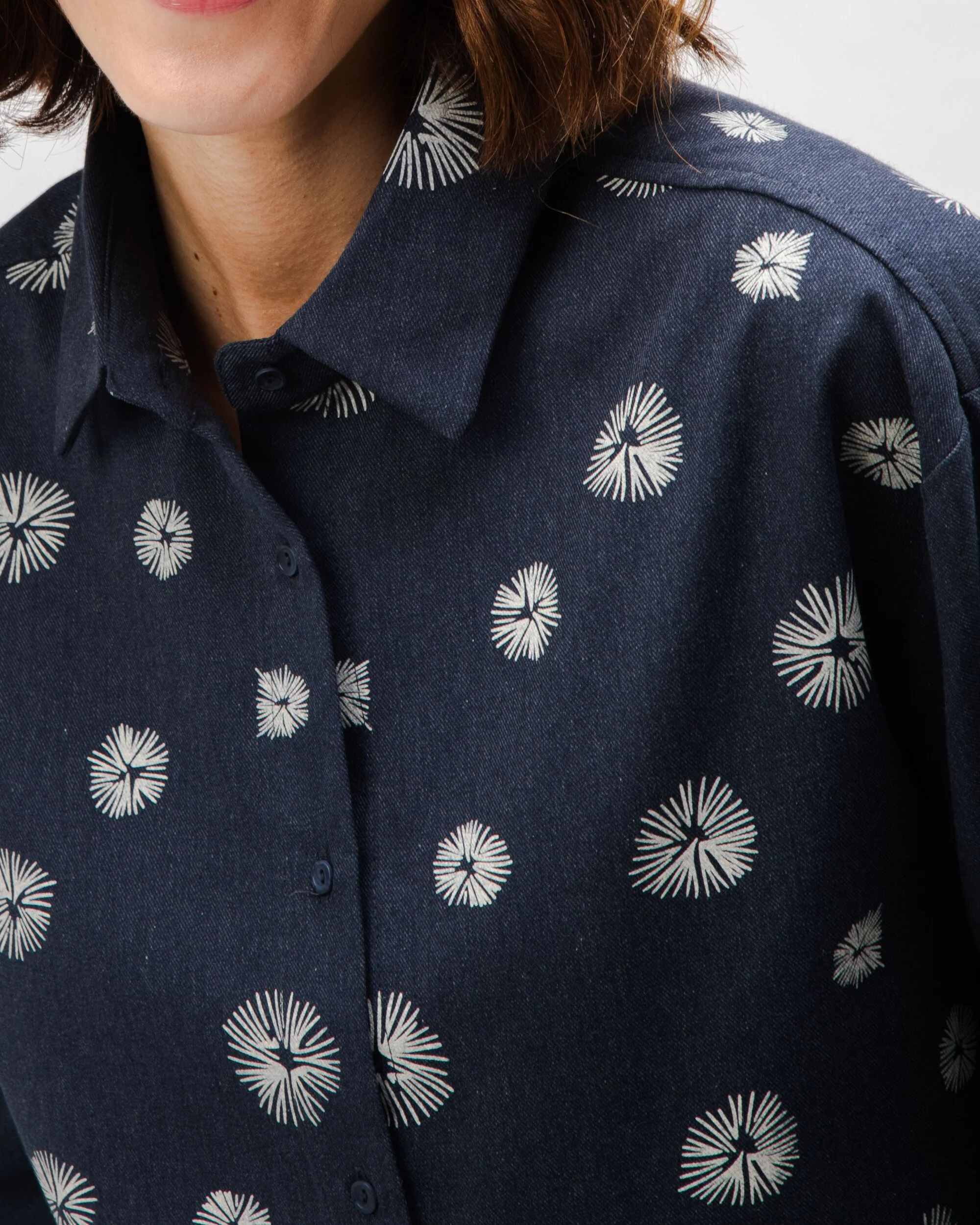 Urchin Boxy Flannel Blouse Navy - Image 4